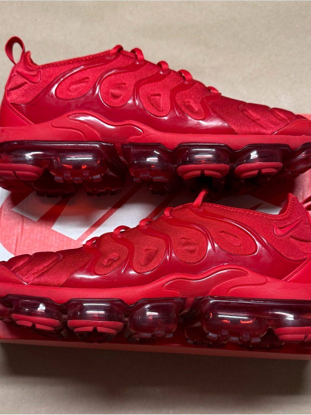 Nike Air Vapormax Plus Triple Red Men’s size 10.5 running shoes Rare!